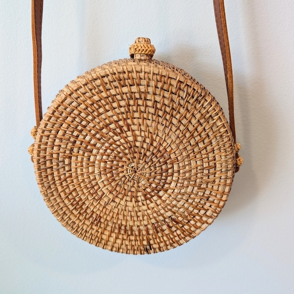 Handcrafted Tan Rattan Crossbody Bag - Picture 5 of 7